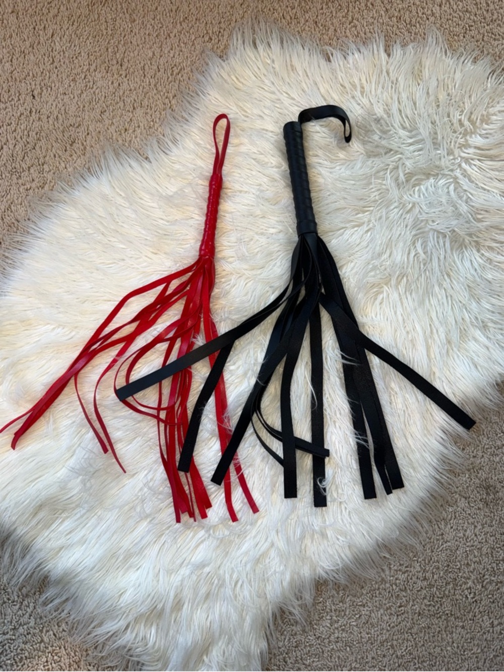 Set of 2 whips. - Picture 2 of 2